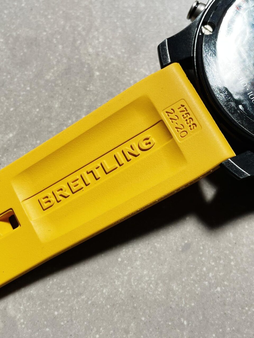 OGF Factory 1:1 Breitling Endurance pro 44mm Black dial Yellow Rubber Strap quartz movement