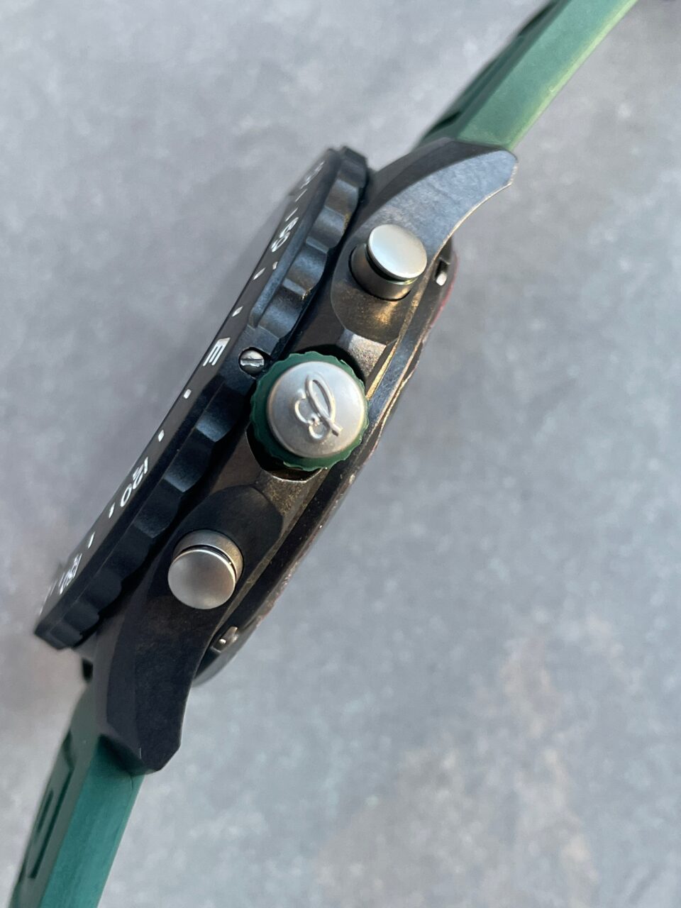 OGF Factory 1:1 Breitling Endurance pro 44mm Army green dial green Rubber Strap quartz movement