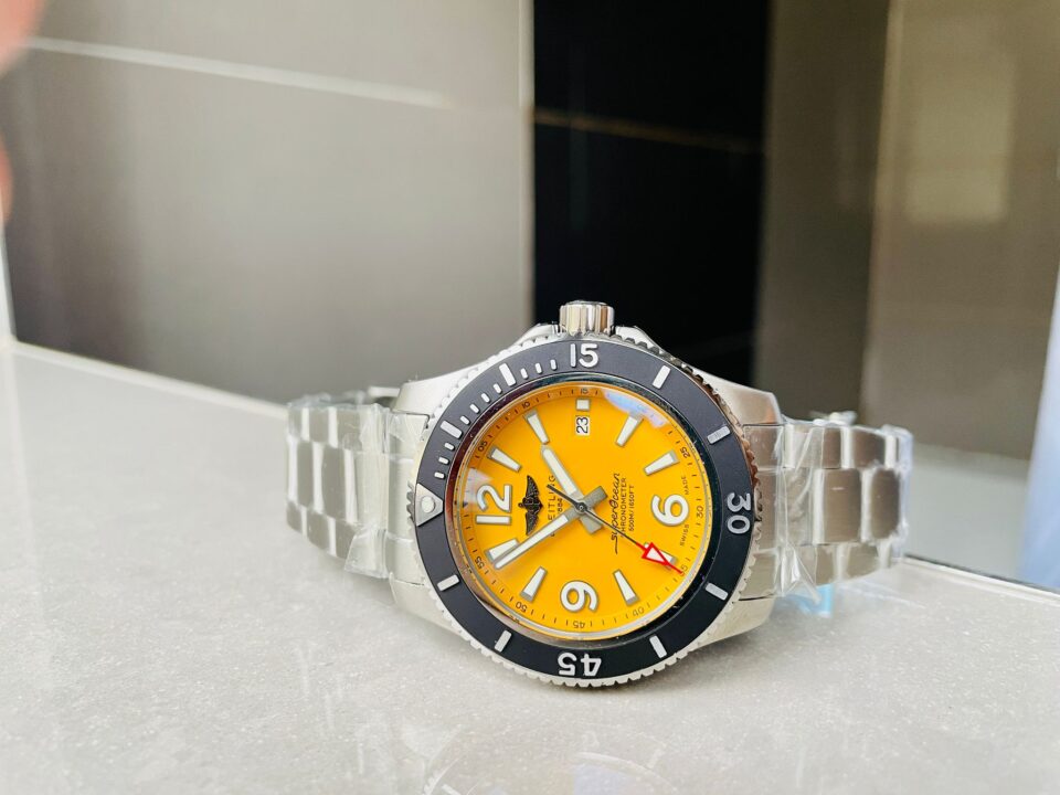 BLSF Factory 1:1 Breitling Superocean Automatic 44mm Best Edition Yellow Dial Black Bezel A2824