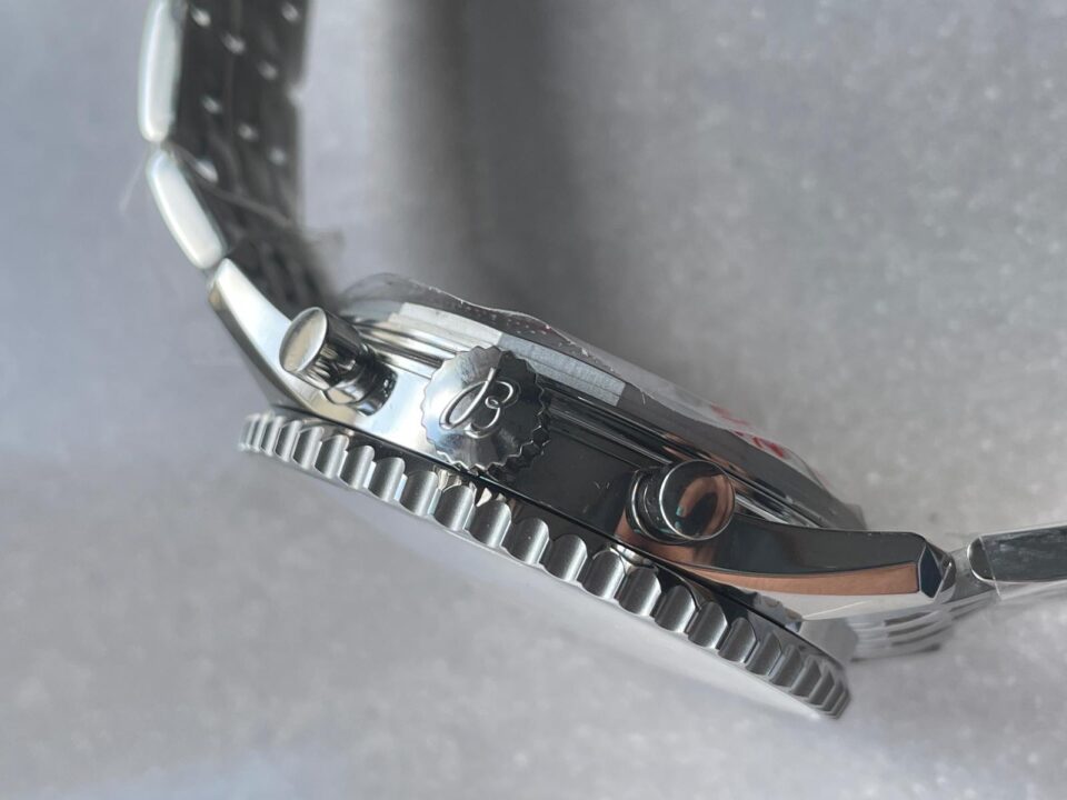 GF Factory 1:1 Breitling Navitimer 01 SS Best Edition White Dial A7750