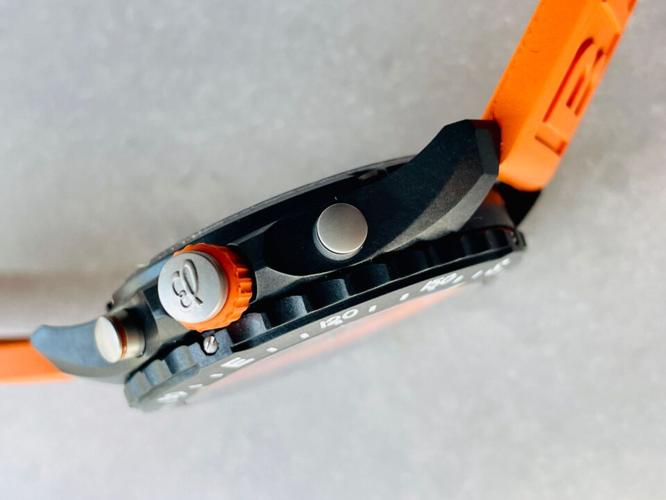 OGF Factory 1:1 Breitling Endurance pro 44mm Black dial orange Rubber Strap quartz movement