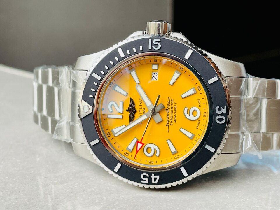 BLSF Factory 1:1 Breitling Superocean Automatic 44mm Best Edition Yellow Dial Black Bezel A2824