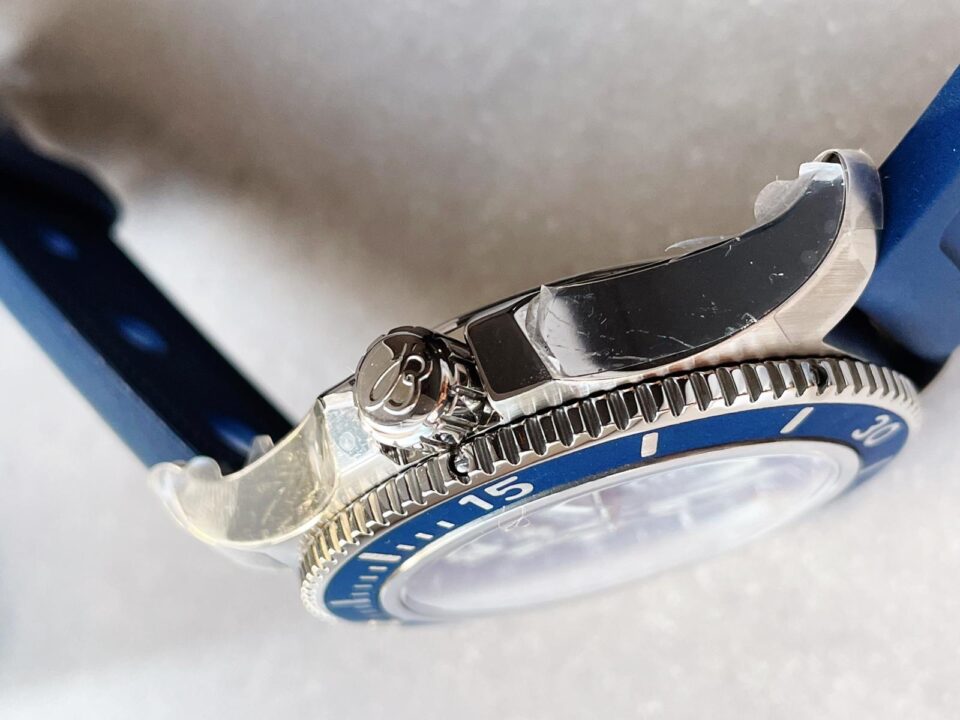 GF Factory 1:1 Breitling SuperOcean II 44mm Best Edition Blue Dial A2824