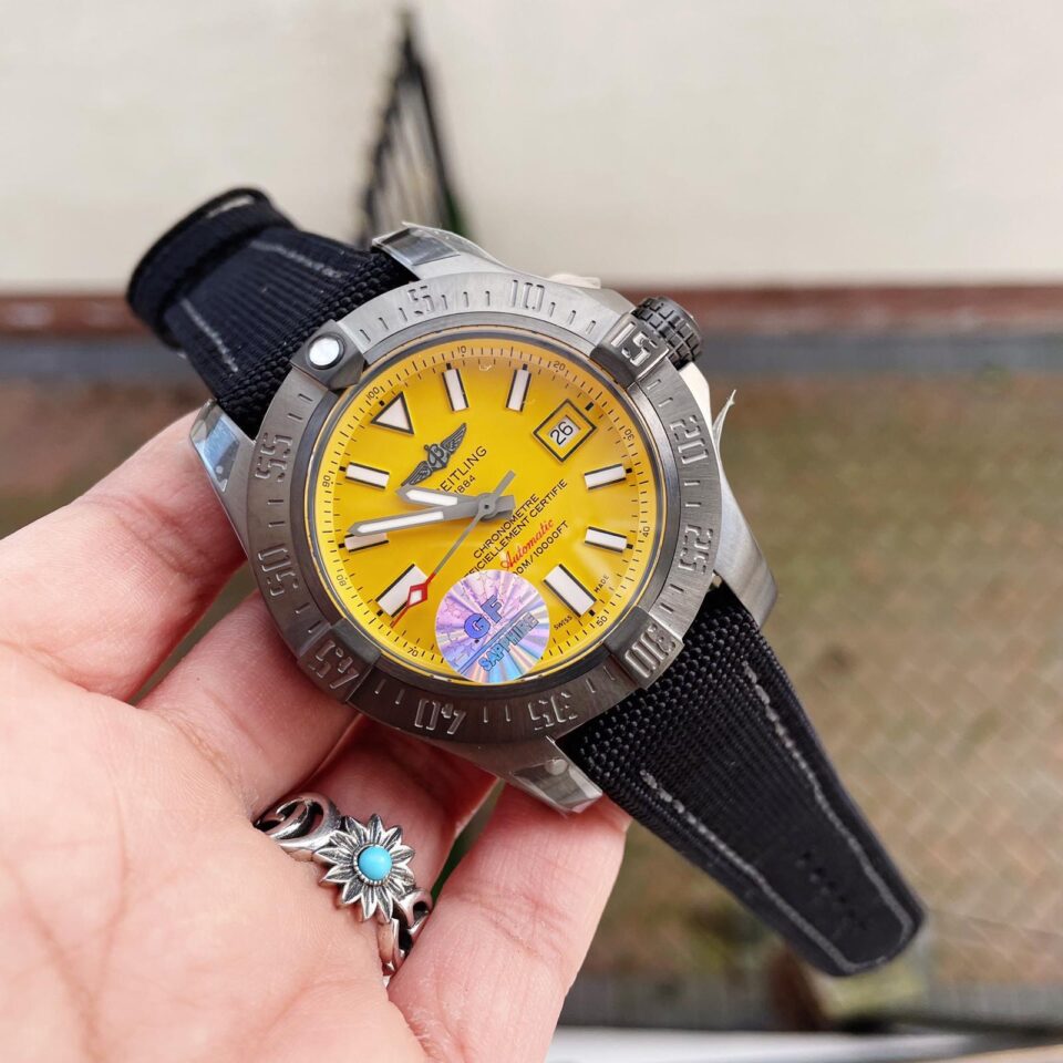 GF Factory 1:1 Breitling Avenger II Seawolf PVD Best Edition Yellow Dial A2824 V2