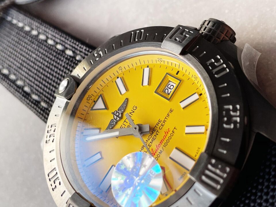 GF Factory 1:1 Breitling Avenger II Seawolf PVD Best Edition Yellow Dial A2824 V2