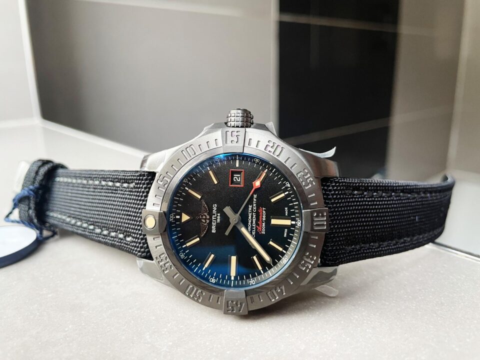 GF Factory 1:1 Breitling AVENGER BLACKBIRD 44MM DLC BEST EDITION TITANIUM CASE BLACK DIAL A2824 V4