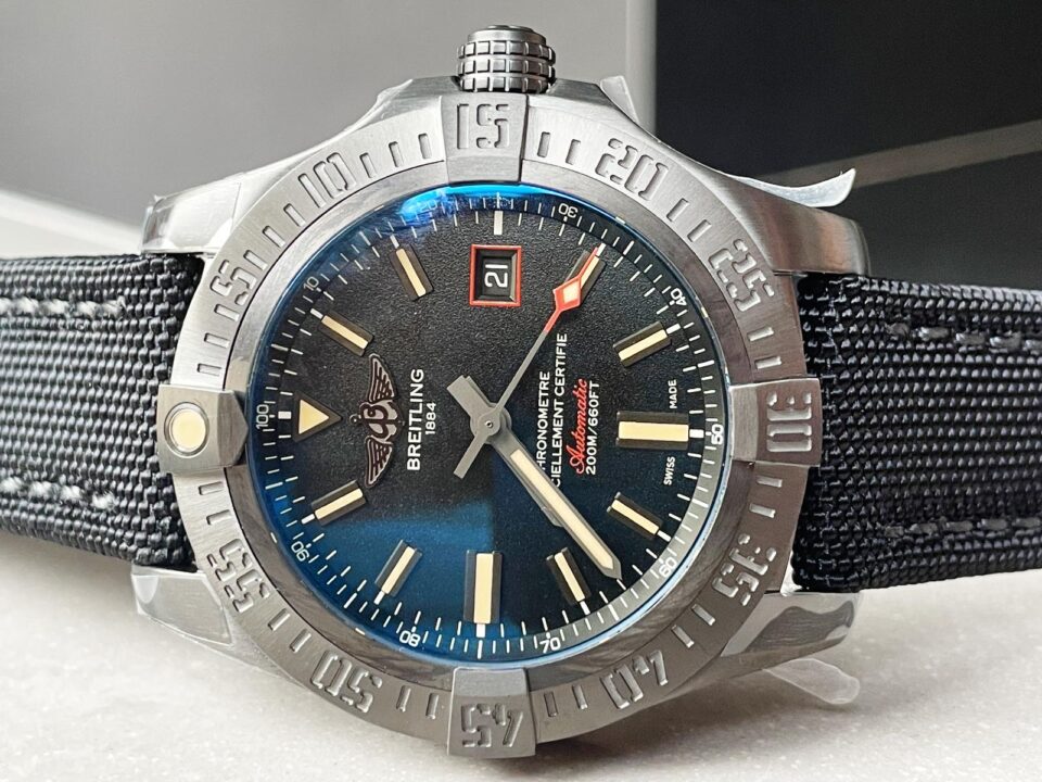 GF Factory 1:1 Breitling AVENGER BLACKBIRD 44MM DLC BEST EDITION TITANIUM CASE BLACK DIAL A2824 V4