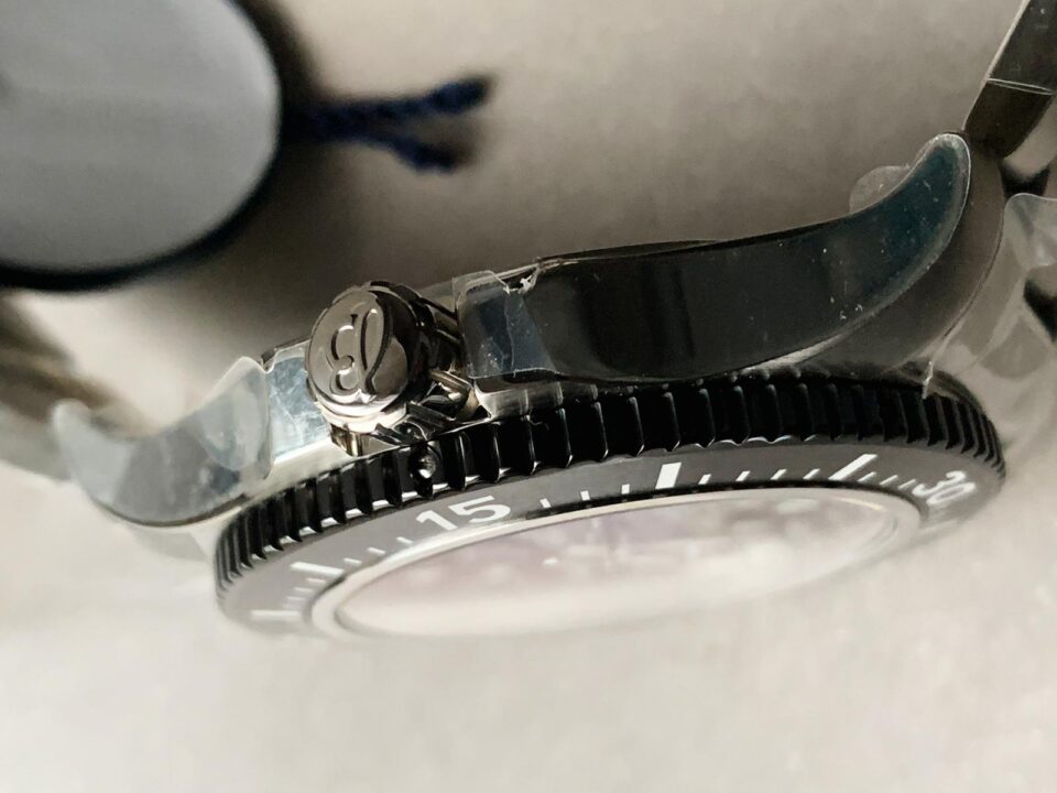 GF Factory 1:1 Breitling Superocean 44mm Special SS Best Edition Black Dial A2824