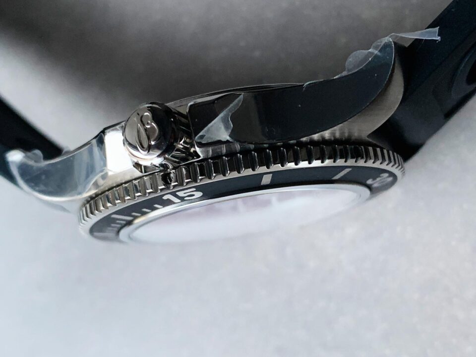 GF Factory 1:1 Breitling SuperOcean II 44mm Best Edition Black Dial A2824
