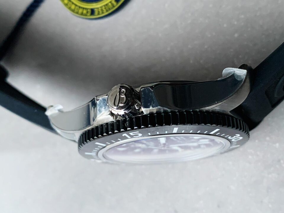 GF Factory 1:1 Breitling Superocean 44mm Special SS Best Edition Black Dial A2824