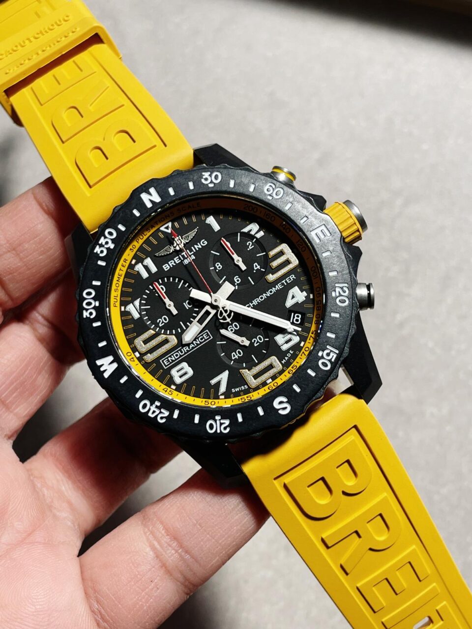 OGF Factory 1:1 Breitling Endurance pro 44mm Black dial Yellow Rubber Strap quartz movement